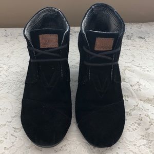 Toms Black Wedge ankle Boot Size W 7
